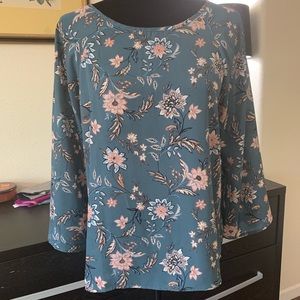 Floral print bell sleeve Stitch Fix Larie